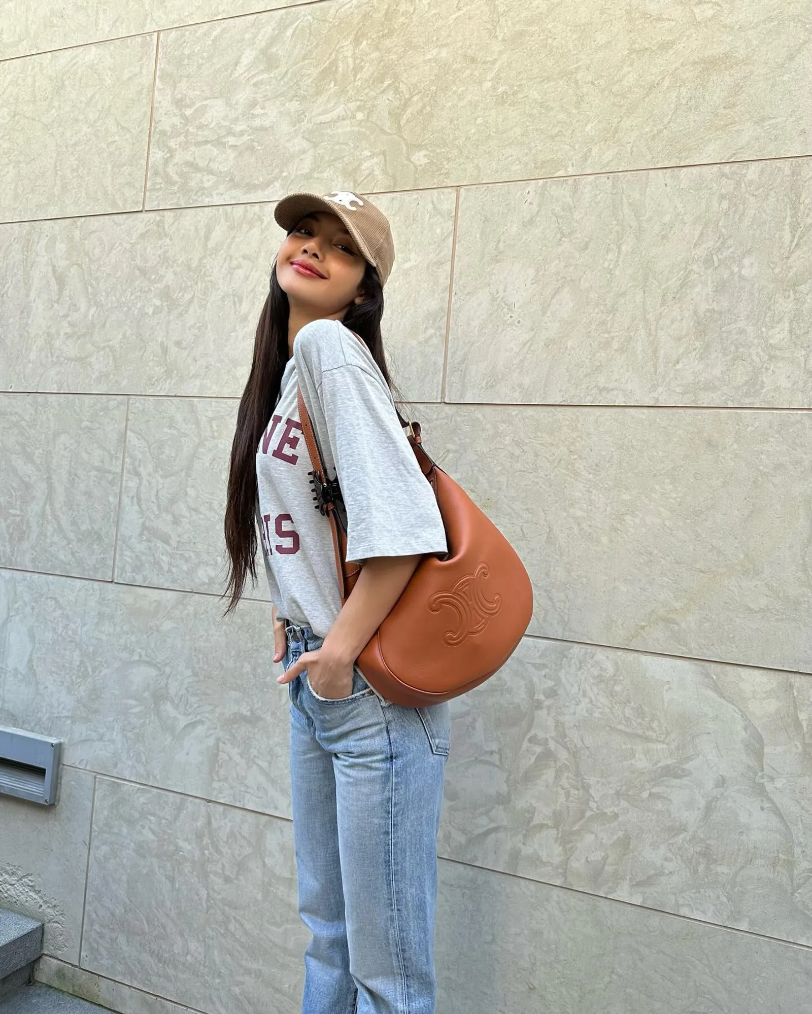 10 OOTD Korean Style Perempuan Kasual, Simpel tapi Stylish