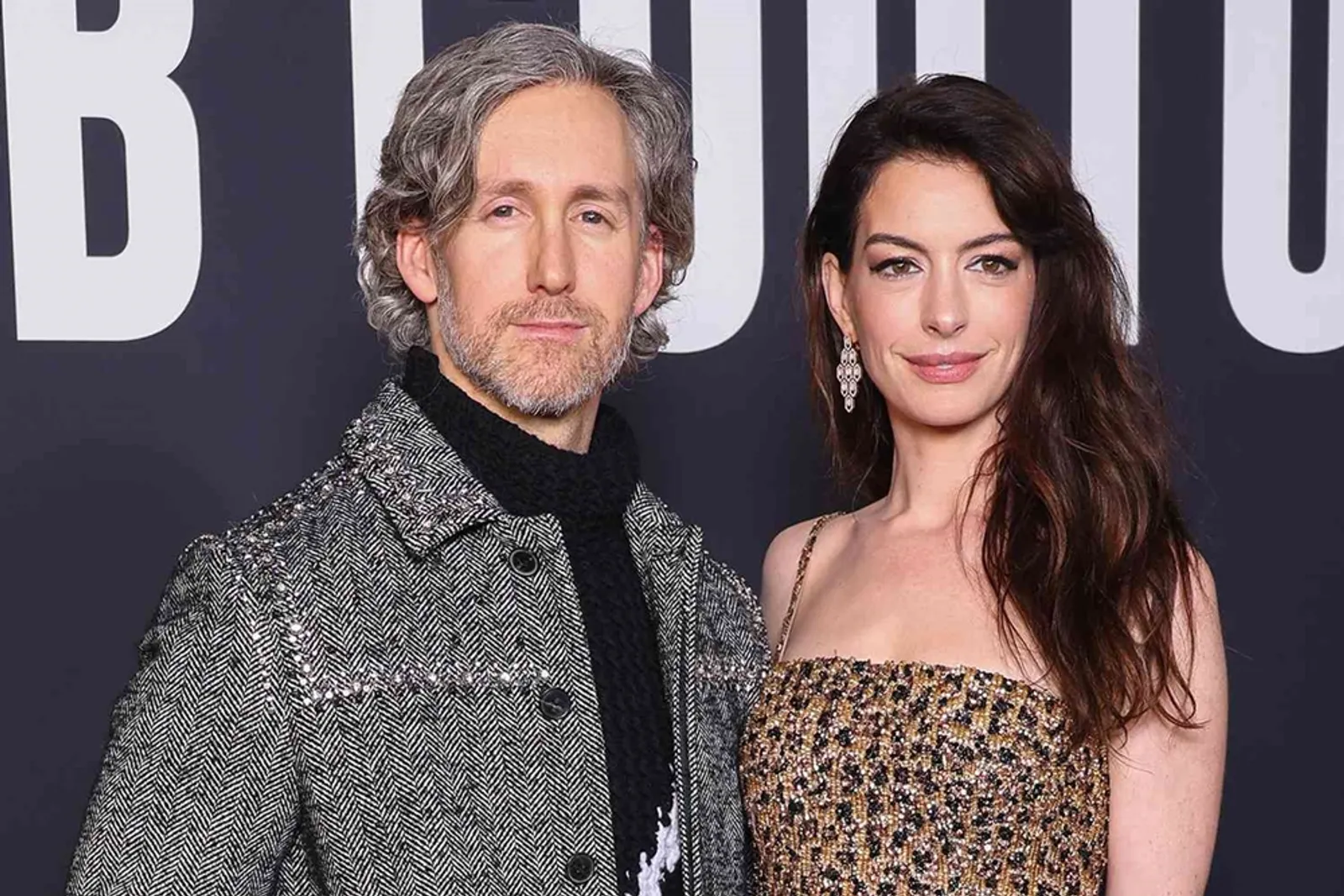 8 Potret Perjalanan Cinta Anne Hathaway dan Adam Shulman