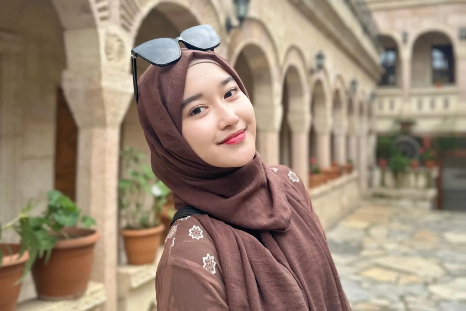 Profil Kamila Asy Syifa, Selebgram Muda Istri Gus Zizan