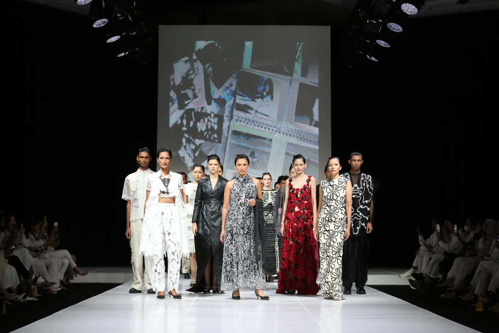 6 Desainer Tampilkan Karya Terbaik di The Langham Fashion Soirée