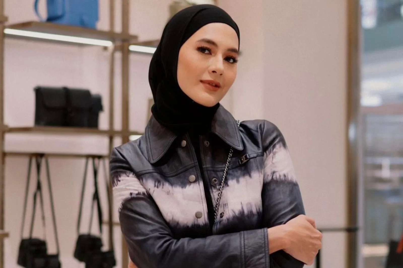 Profil Paula Verhoeven, Finalis Model GADIS Sampul Tahun 2001