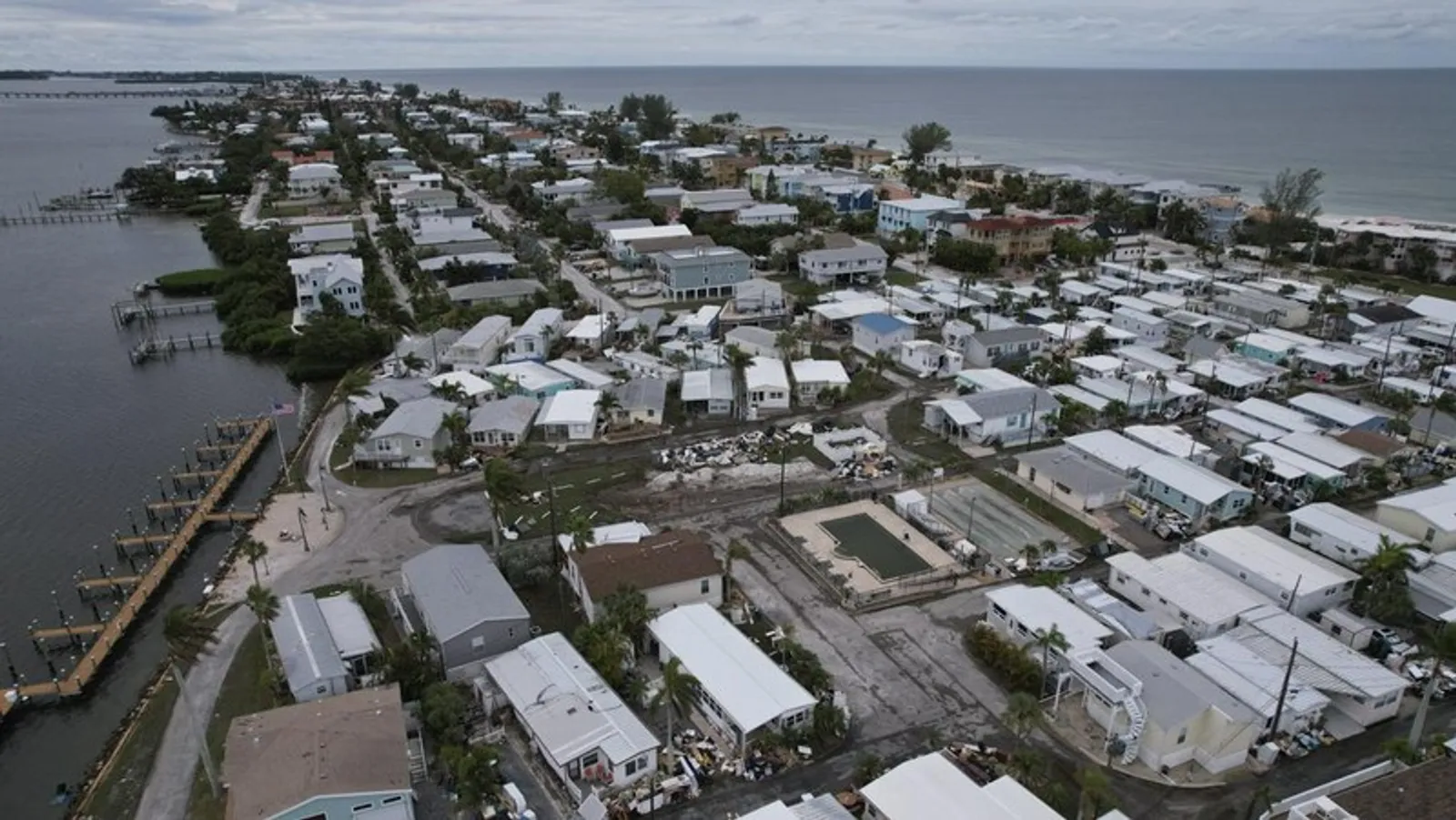 10 Potret Badai Milton yang Menerjang Florida, Amerika Serikat