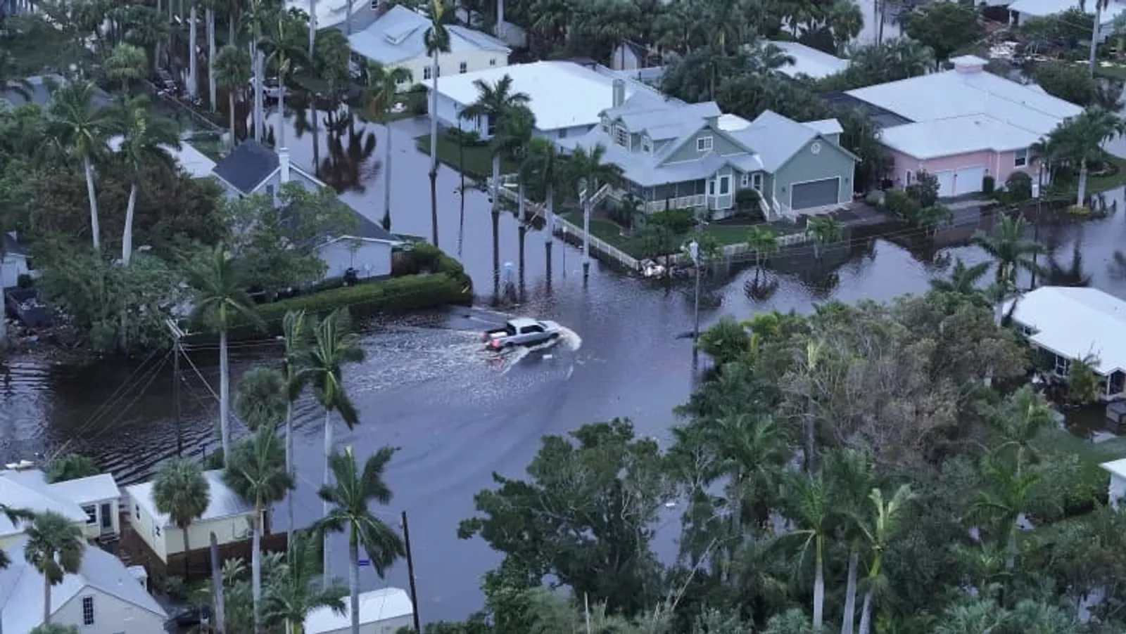 10 Potret Badai Milton yang Menerjang Florida, Amerika Serikat