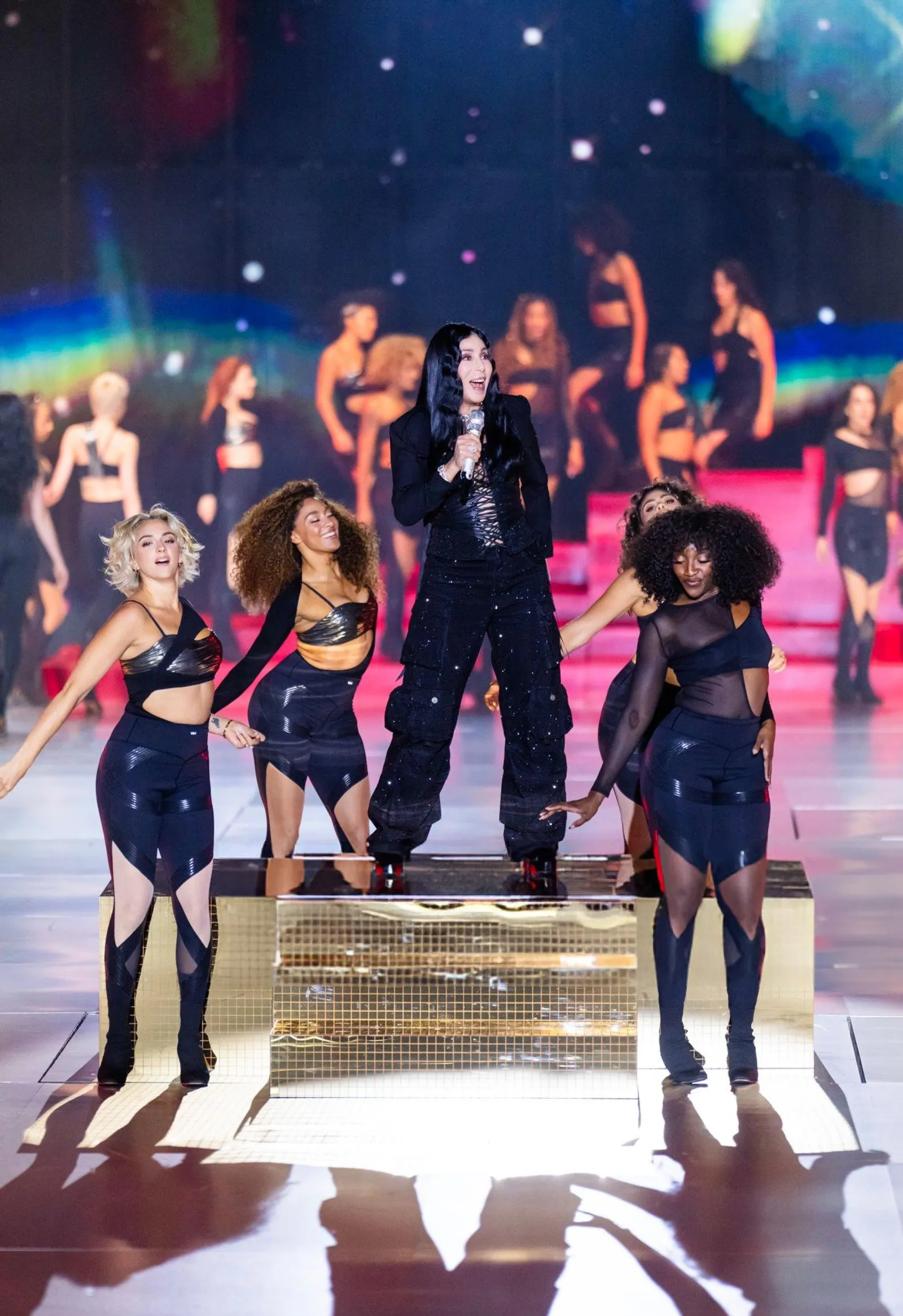 9 Momen Ikonik di Panggung Victoria’s Secret Fashion Show 2024