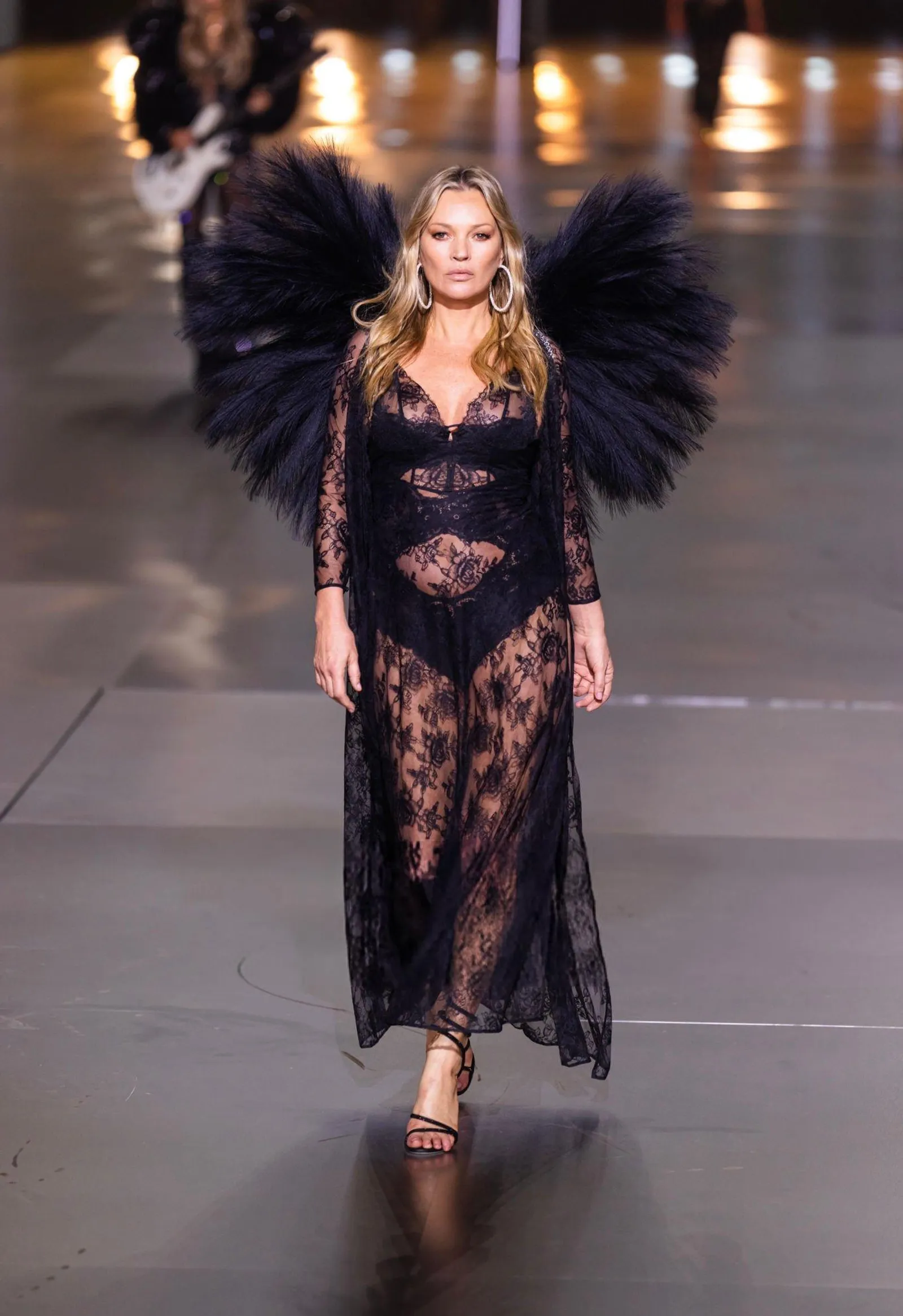 9 Momen Ikonik di Panggung Victoria’s Secret Fashion Show 2024