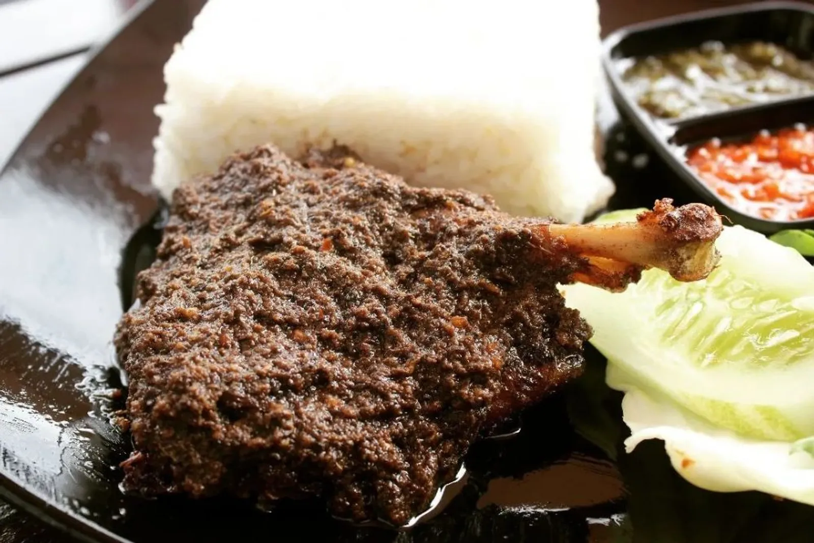 Resep Bumbu Hitam Bebek Madura, Sajian Nikmat untuk Makan Siang