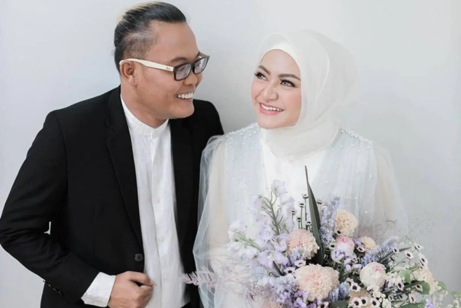 Nikah Mewah Hingga Disiarkan TV, 6 Pasangan Artis Ini Justru Bercerai