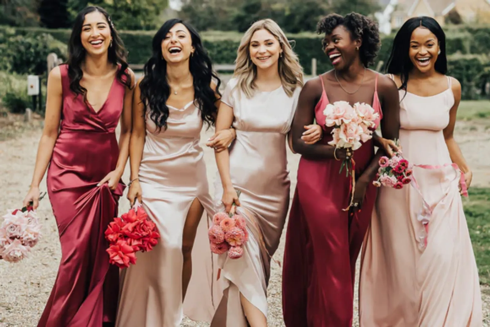 6 Tips dan Trik Memilih Baju Bridesmaid, Kompak dan Menawan