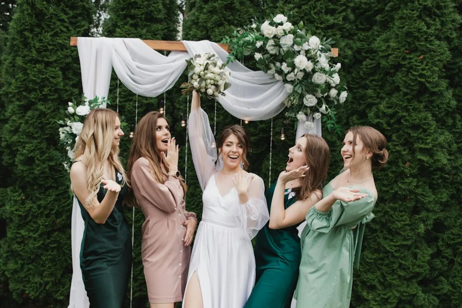 6 Tips dan Trik Memilih Baju Bridesmaid, Kompak dan Menawan