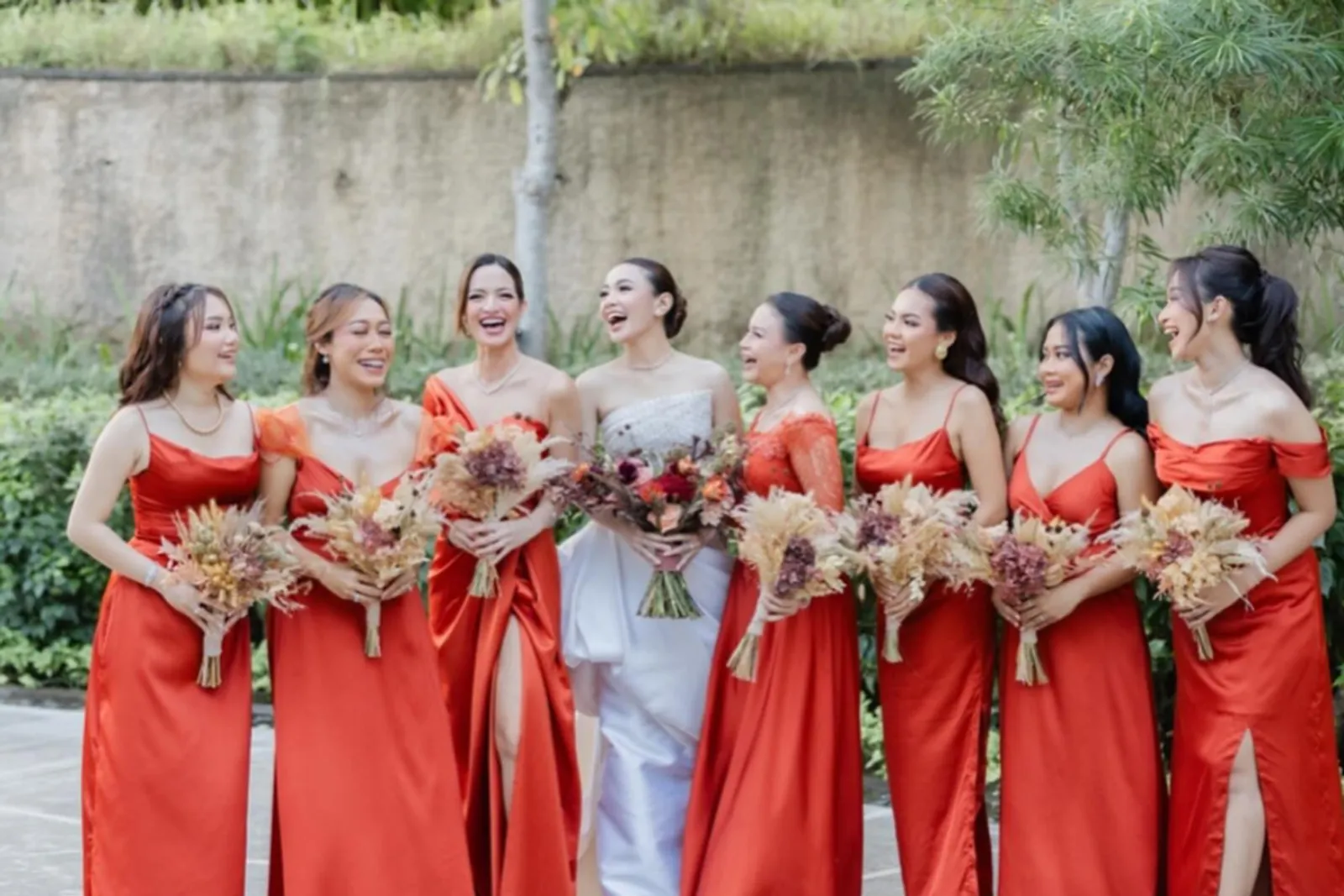 6 Tips dan Trik Memilih Baju Bridesmaid, Kompak dan Menawan