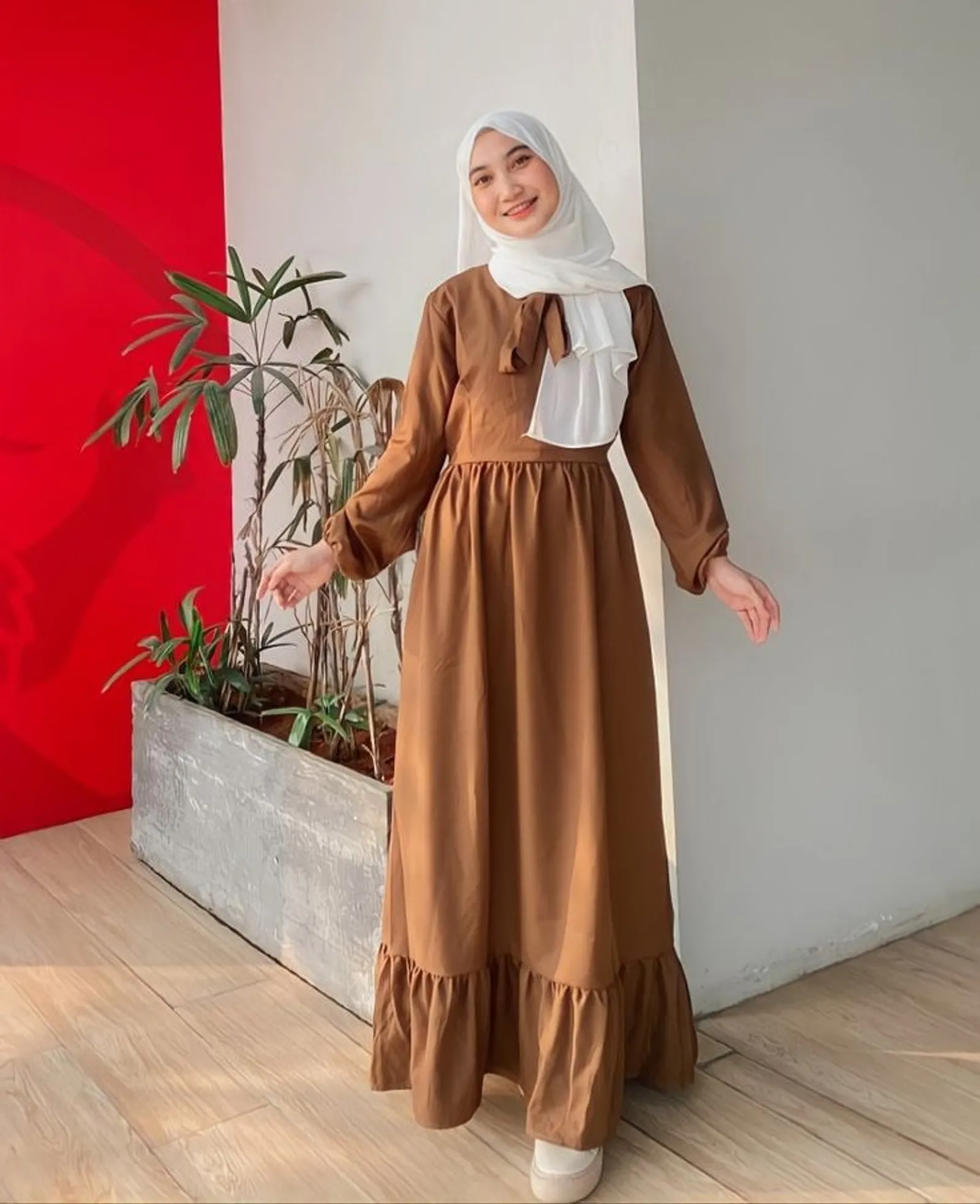 8 Warna Jilbab yang Cocok untuk Baju Warna Cokelat Milo