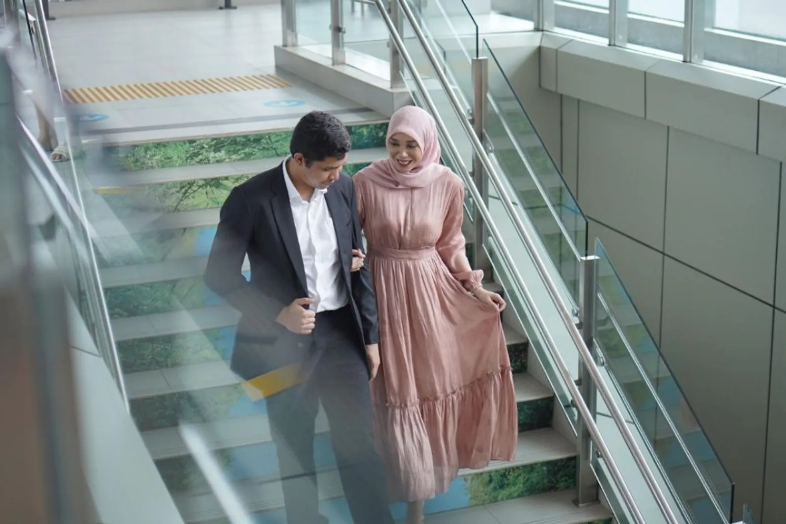 5 Hal yang Perlu Diperhatikan Sebelum Foto Pre-Wedding di Stasiun MRT