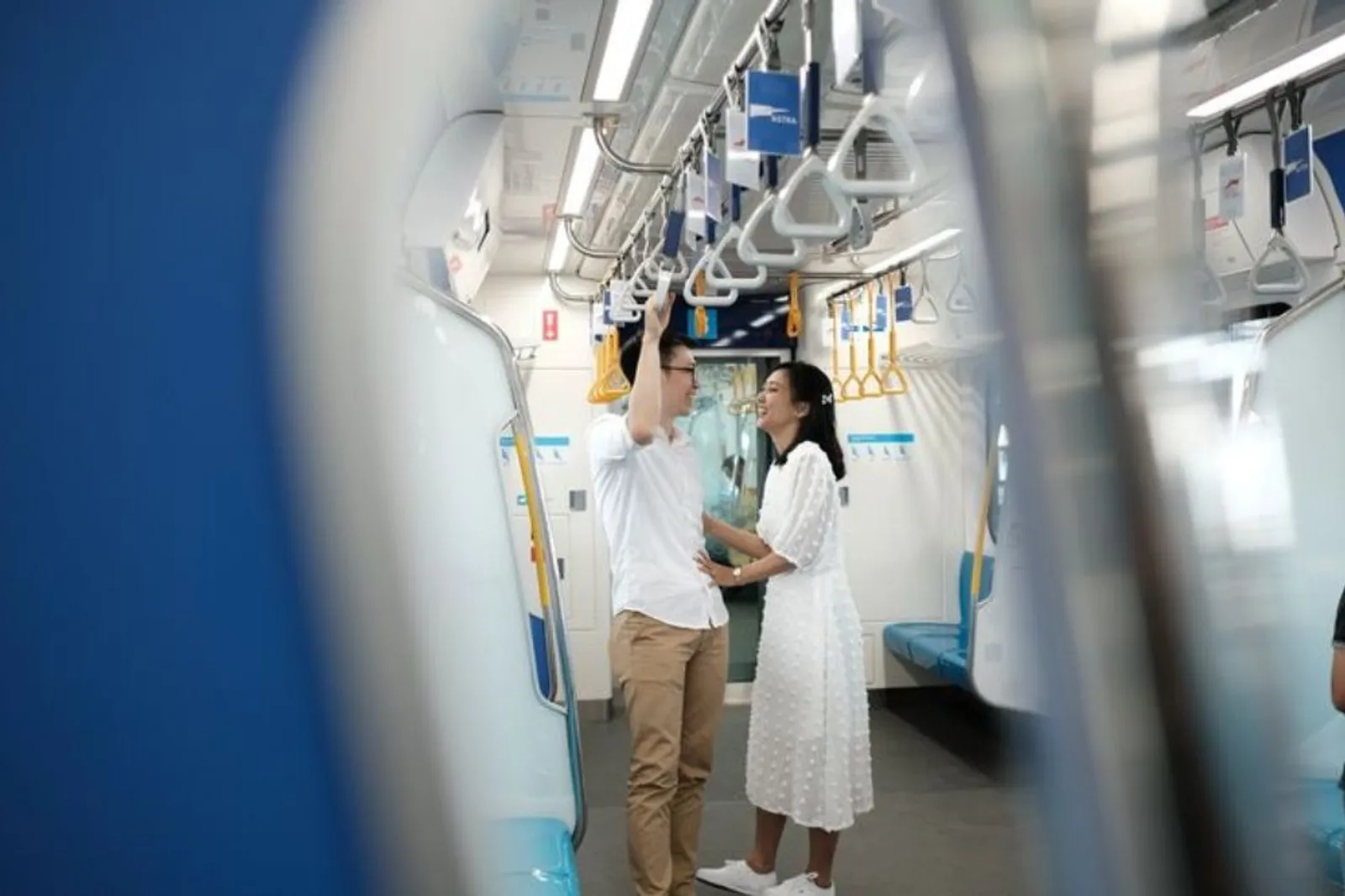 5 Hal yang Perlu Diperhatikan Sebelum Foto Pre-Wedding di Stasiun MRT