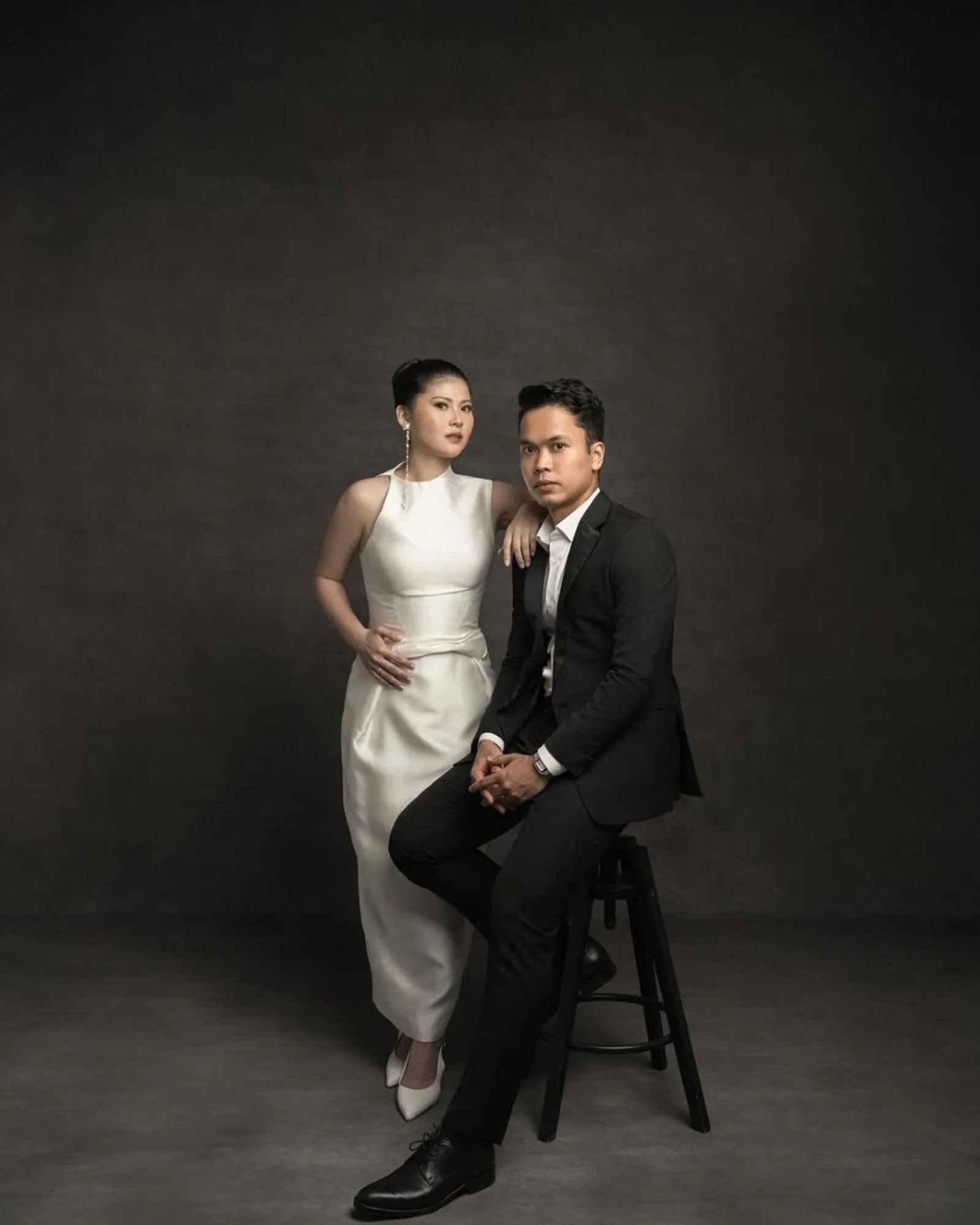 Tradisional dan Modern, 7 Potret Pre-Wedding Anthony Ginting & Mitzi