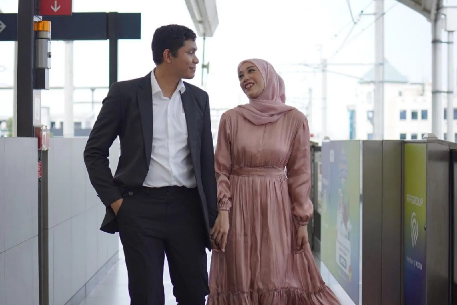 5 Hal yang Perlu Diperhatikan Sebelum Foto Pre-Wedding di Stasiun MRT