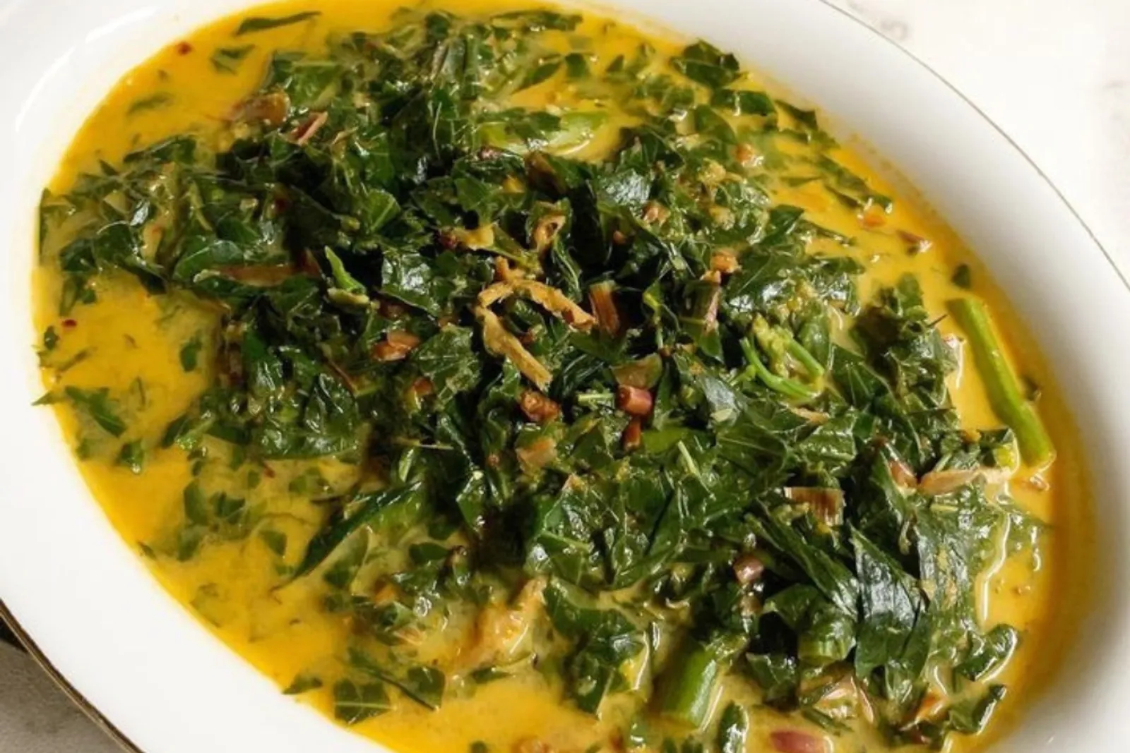 Resep Sayur Daun Singkong, Gurih dengan Kuah Santan