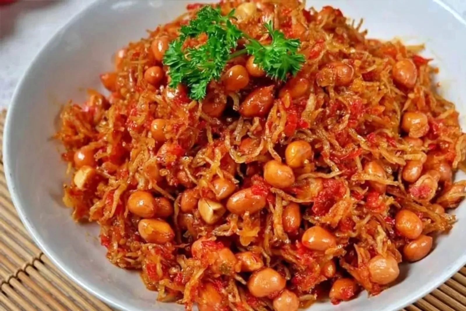 5 Resep Sambal Teri, Lauk Pedas yang Bikin Nambah Selera Makan