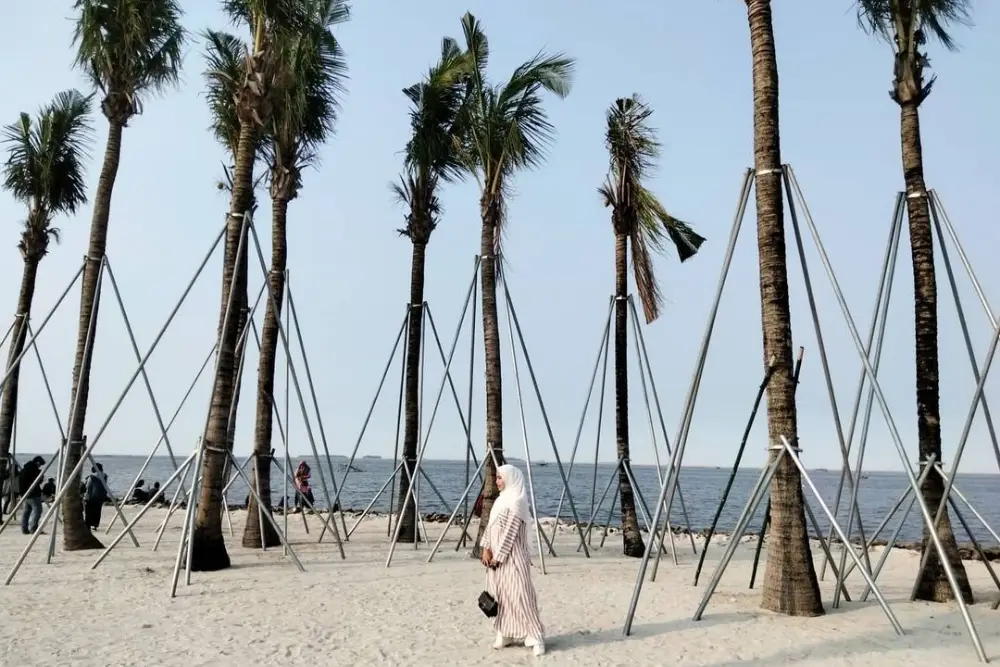 8 Spot Pantai Pasir Putih PIK 2 yang Wajib di Kunjungi