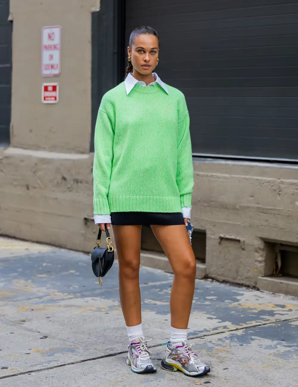 Cara Modis Padu-Padan Oversized Crewneck Sweatshirt Non Hijab