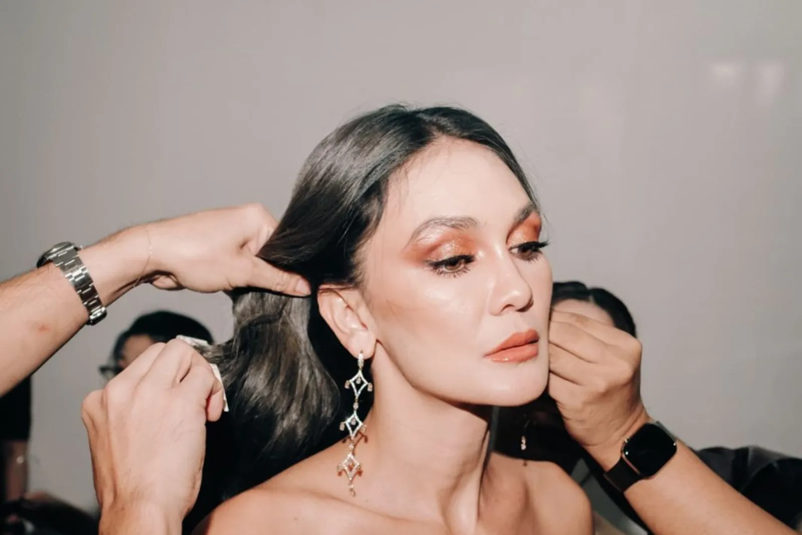 Tetap Stunning di Usia Kepala 4, Luna Maya Rutin Lakukan 5 Hal Ini!