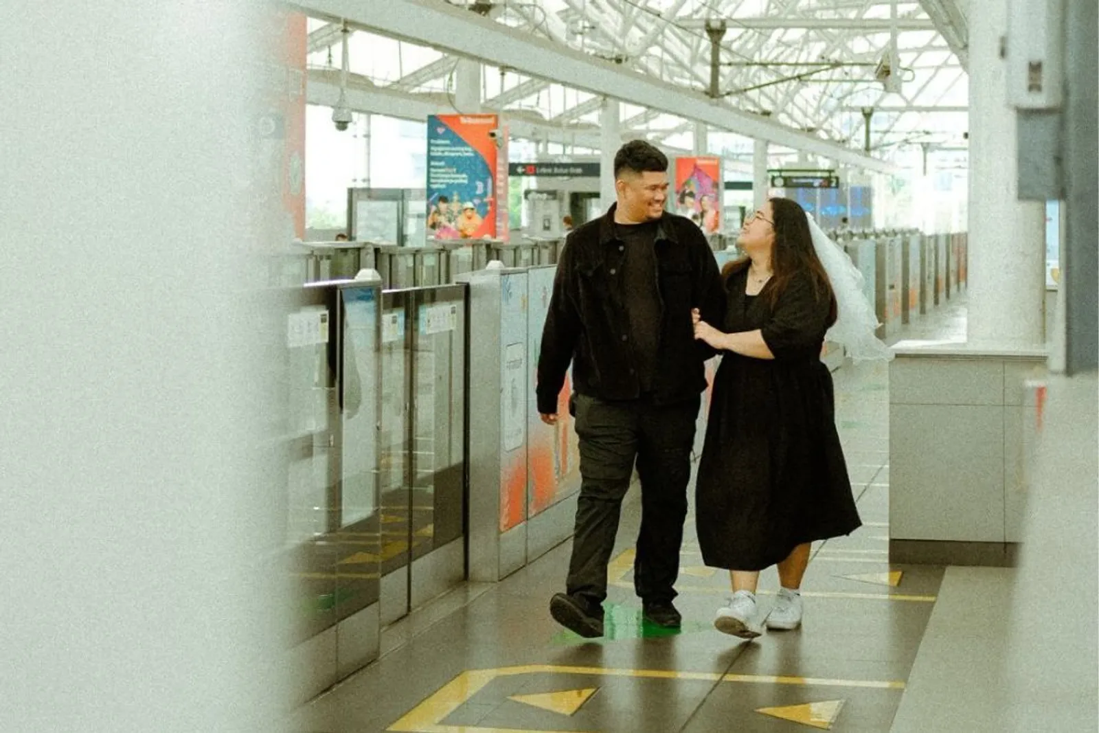 5 Hal yang Perlu Diperhatikan Sebelum Foto Pre-Wedding di Stasiun MRT