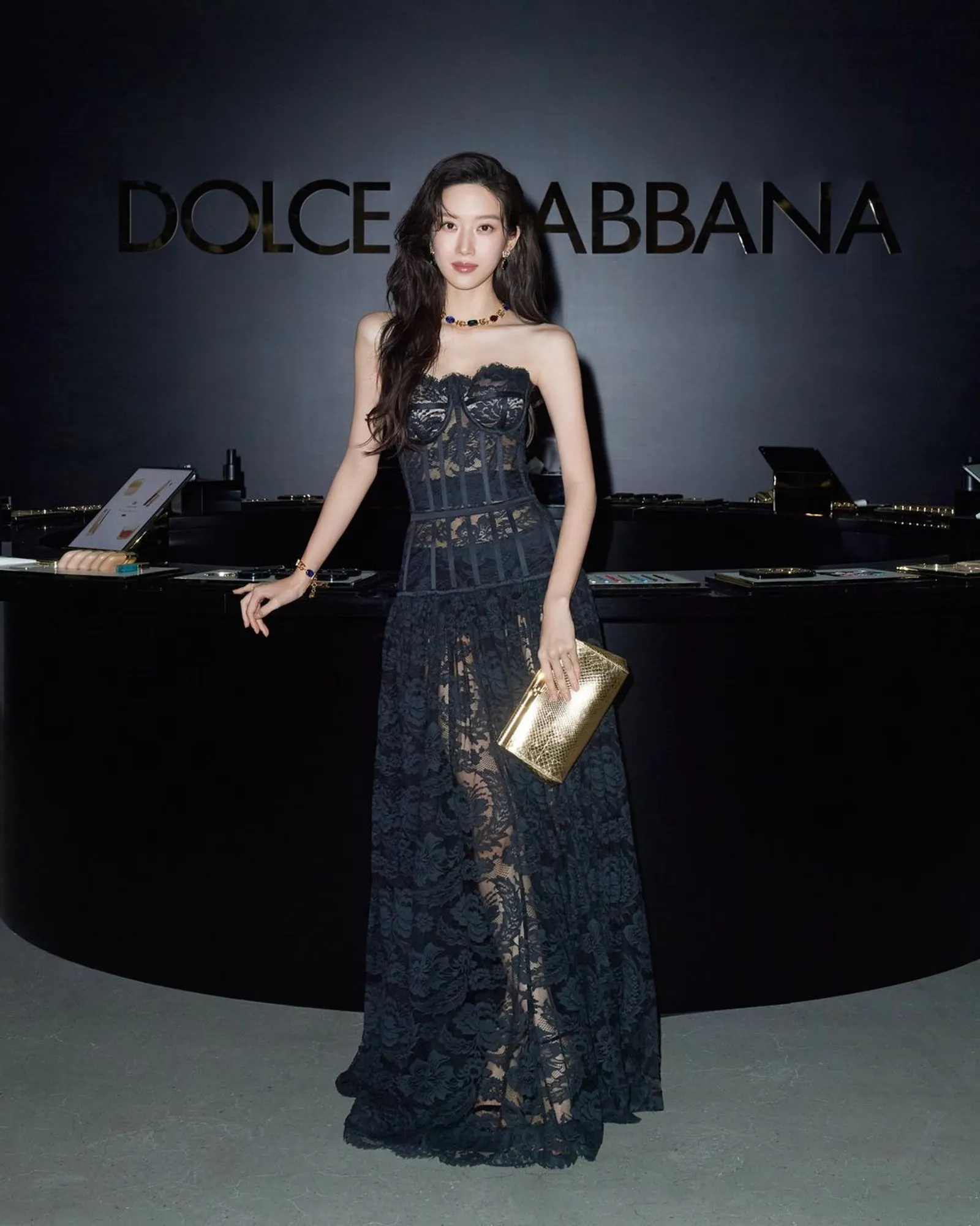 Deretan Gaya Idol Korea di Acara Peluncuran Dolce & Gabbana