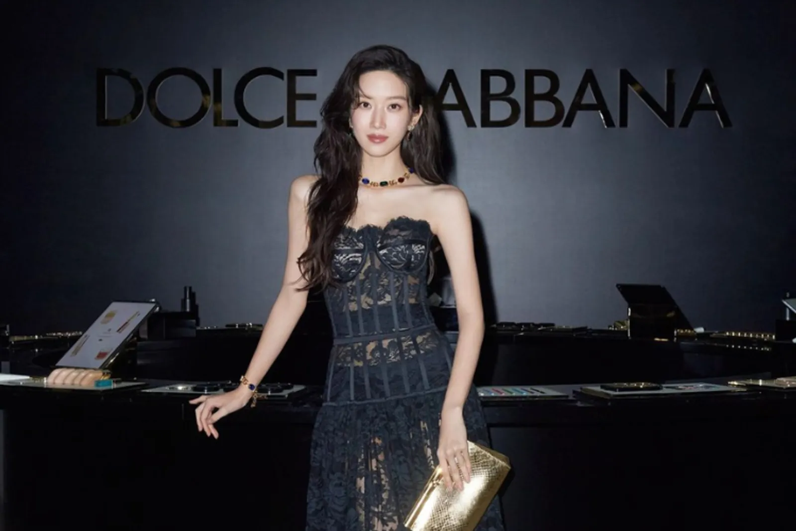 Deretan Gaya Idol Korea di Acara Peluncuran Dolce & Gabbana