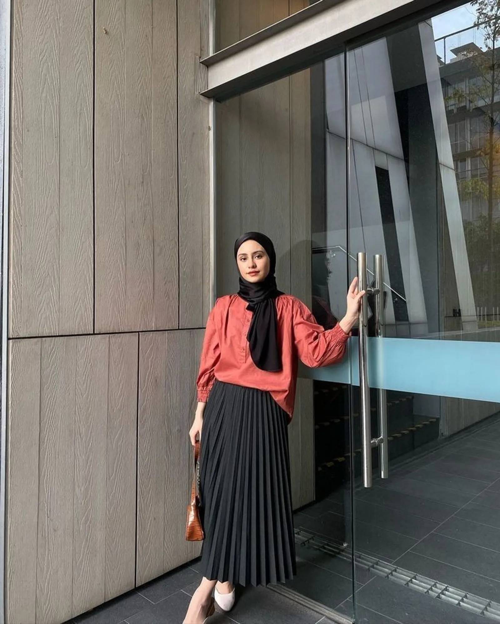 7 Inspirasi Style Hijab Sederhana tapi Bikin On Point