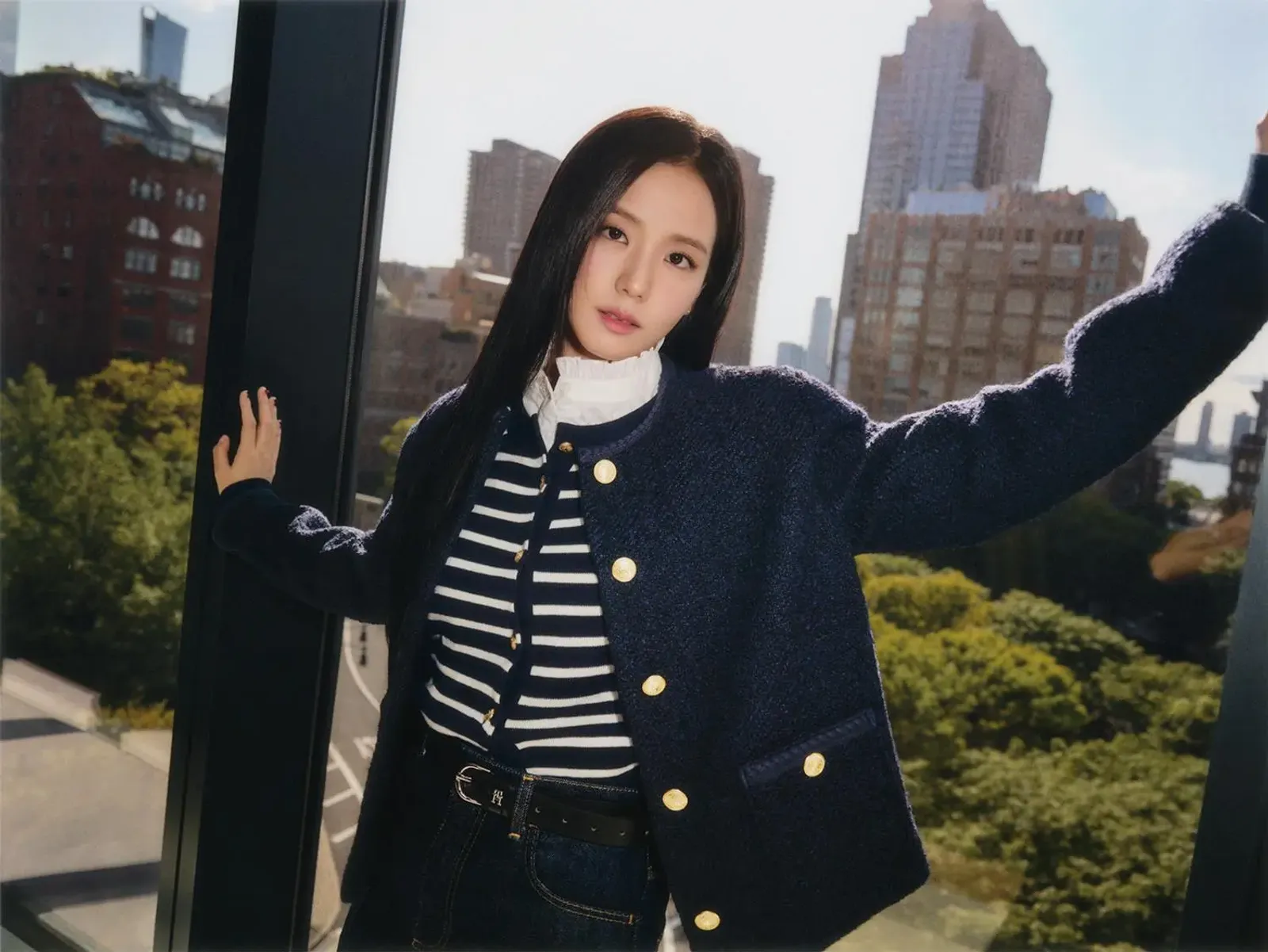 Jisoo Bintangi Campaign Tommy Hilfiger Fall 2024 Terbaru