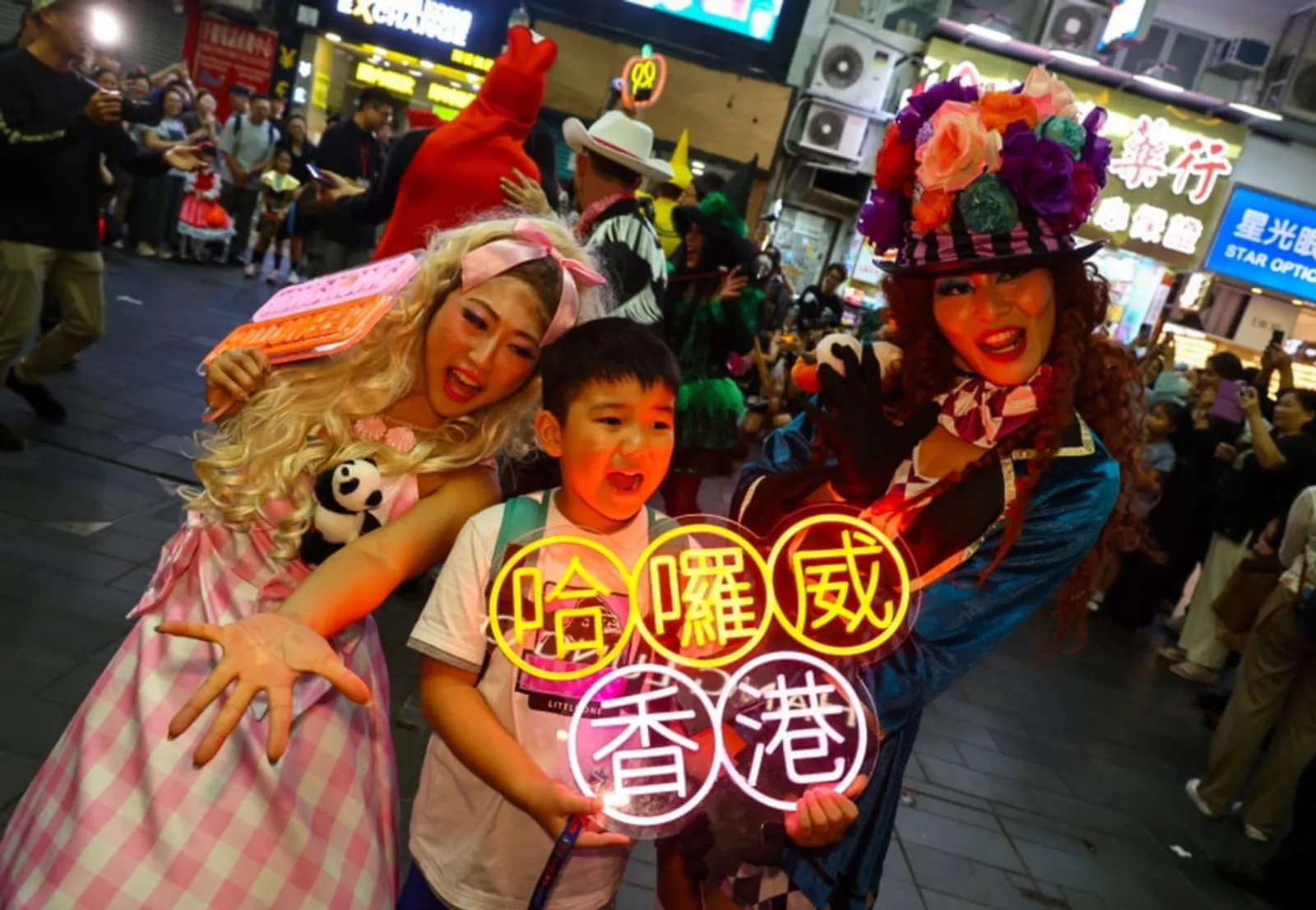 Penuh Euforia! Ini 10 Potret Keseruan Halloween di Hong Kong