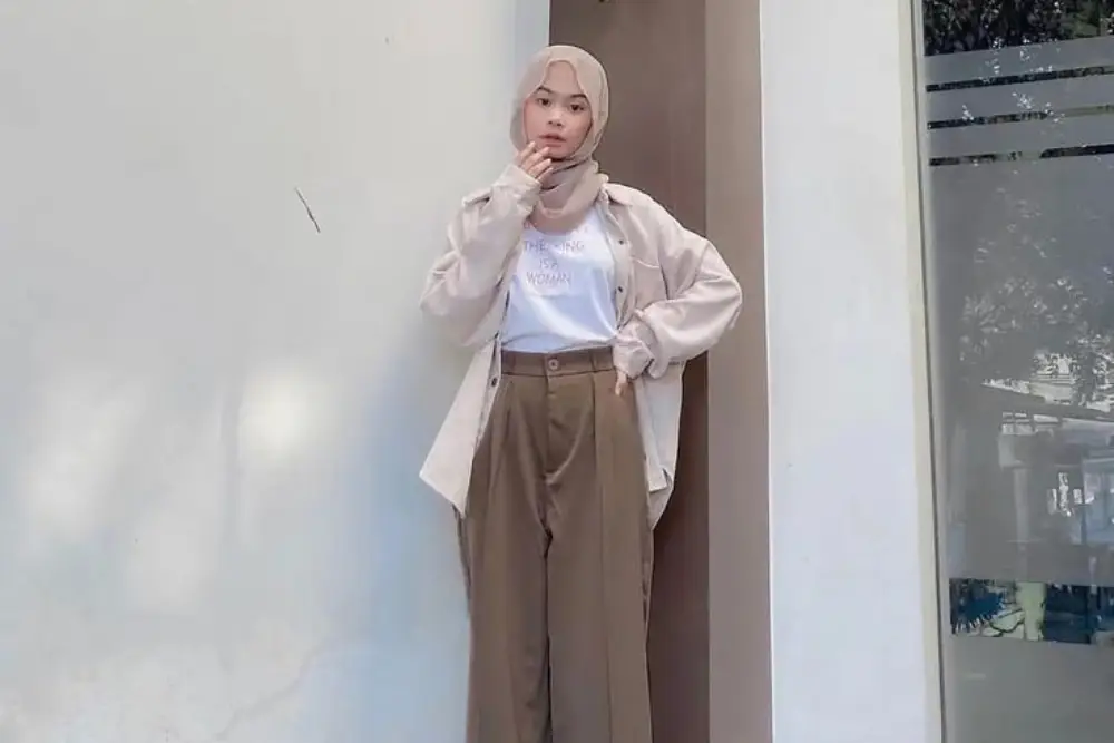 Celana Mocca Cocok dengan Baju Warna Apa? Ini 6 Pilihannya