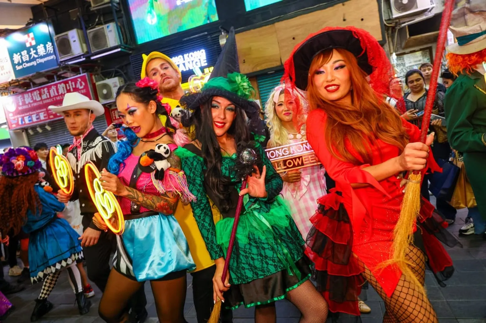 Penuh Euforia! Ini 10 Potret Keseruan Halloween di Hong Kong