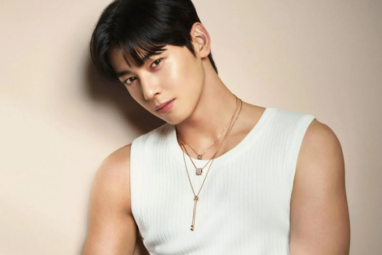 Pesona Charming Cha Eun Woo di Campaign Terbaru Chaumet