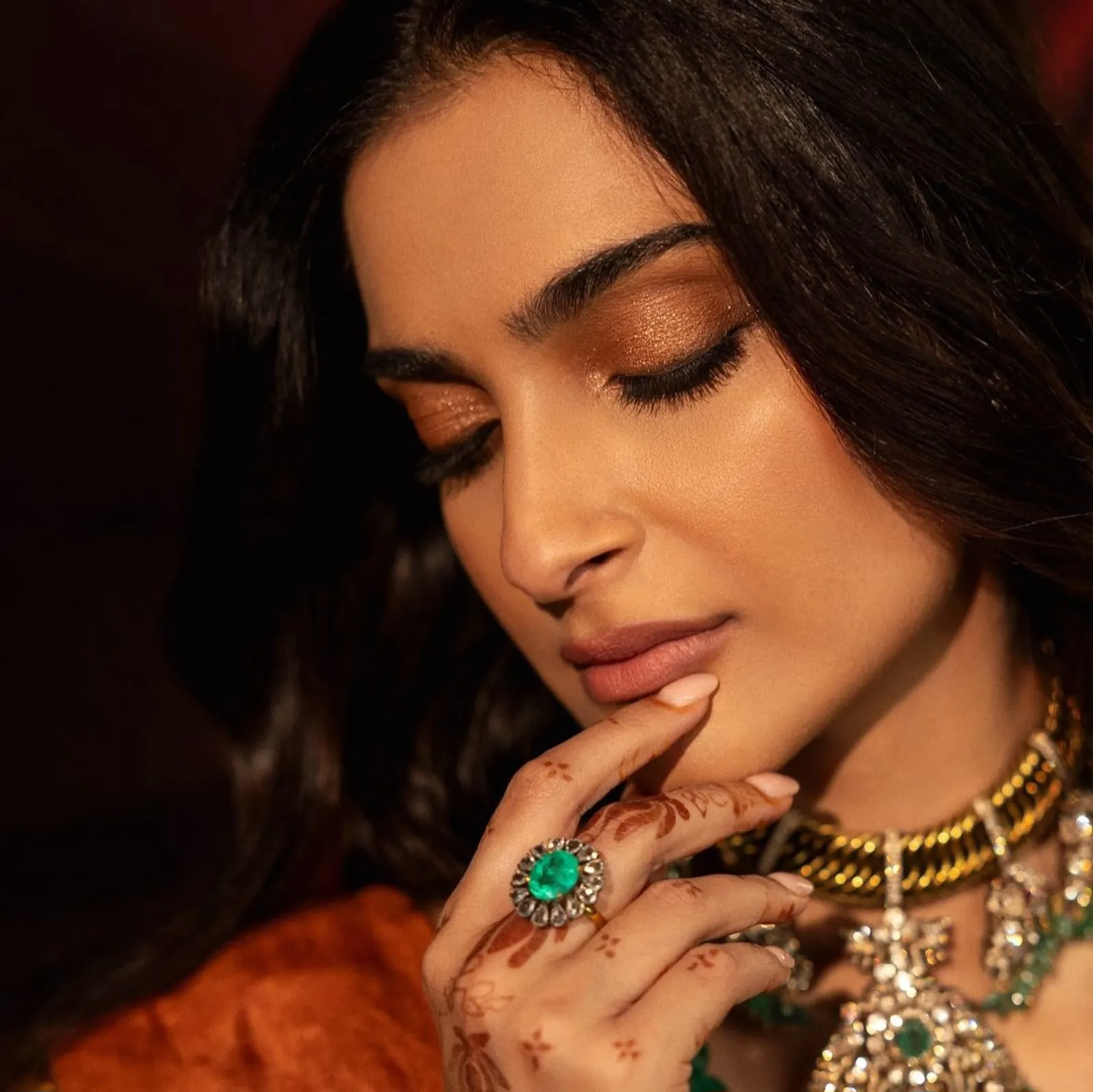 Intip Potret Sonam Kapoor yang Didapuk Jadi Ambassador Dior 