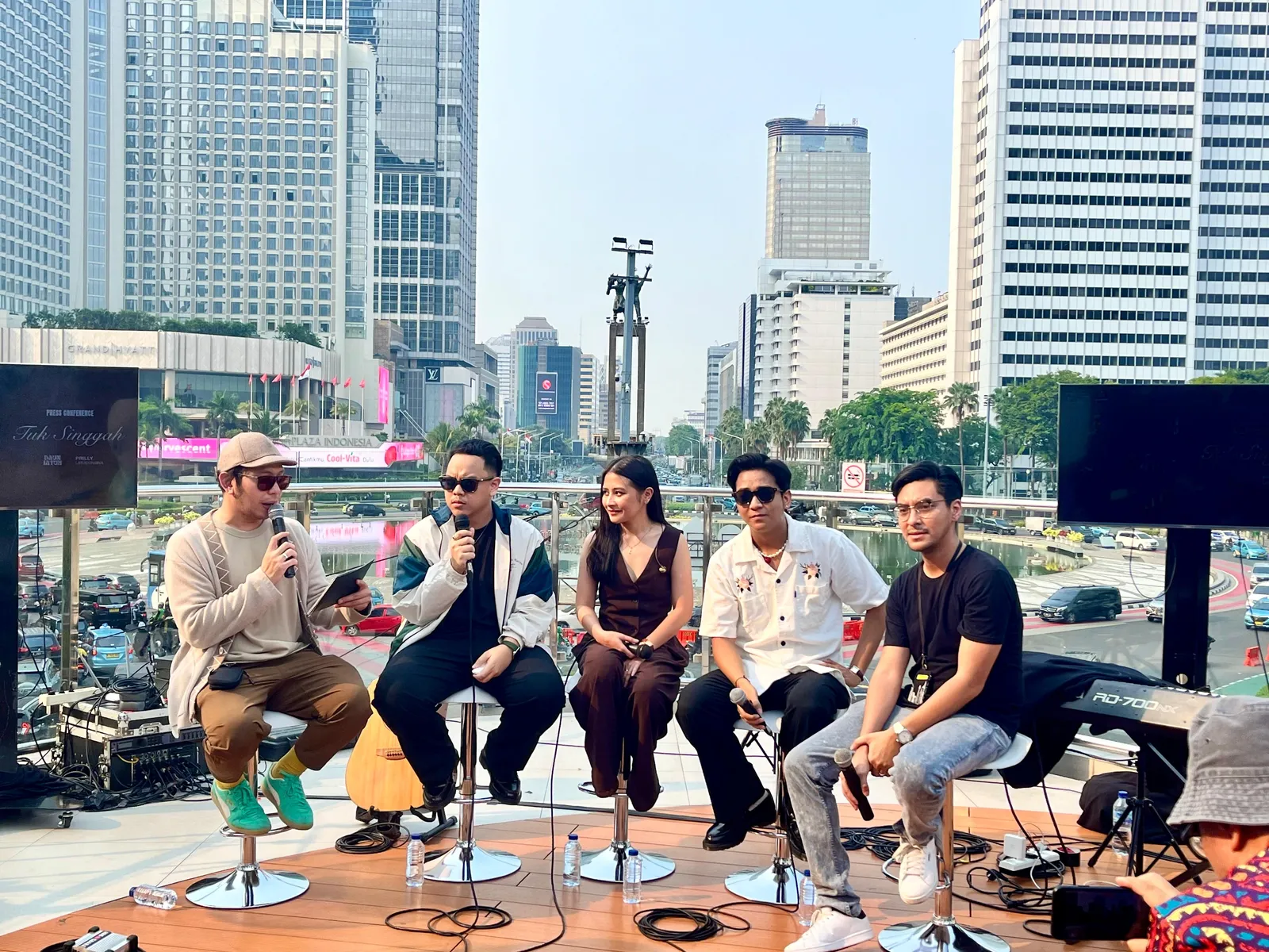 Prilly Latuconsina Singgah di Single Terbaru Daun Jatuh