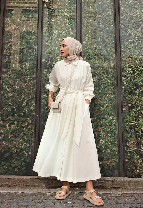 Gamis Putih Cocok dengan Jilbab Warna Apa? Ini 7 Pilihannya