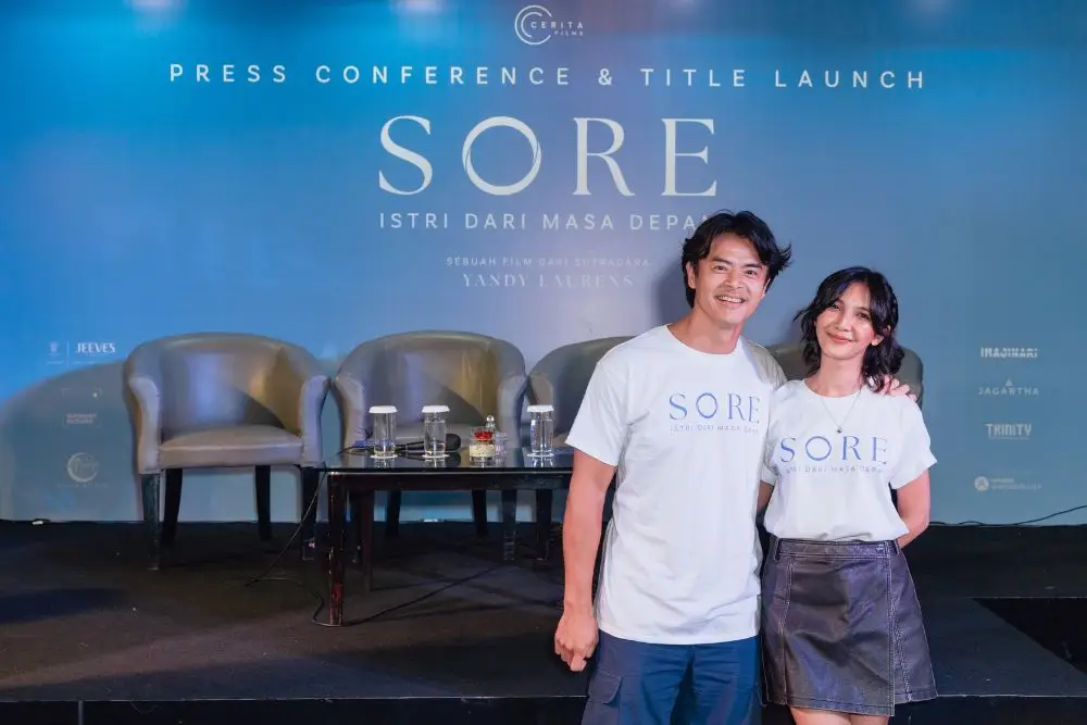 5 Fakta dan Sinopsis Film ‘Sore: Istri dari Masa Depan’