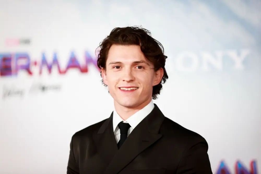 5 Perempuan yang Pernah Dekat dengan Tom Holland, Kini Pacari Zendaya