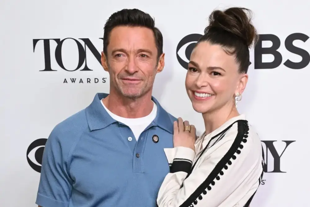 Hugh Jackman dan Sutton Foster Dirumorkan Selingkuh, Ini Faktanya!