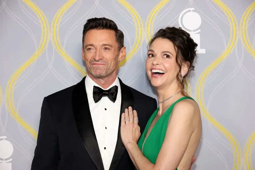 Hugh Jackman dan Sutton Foster Dirumorkan Selingkuh, Ini Faktanya!