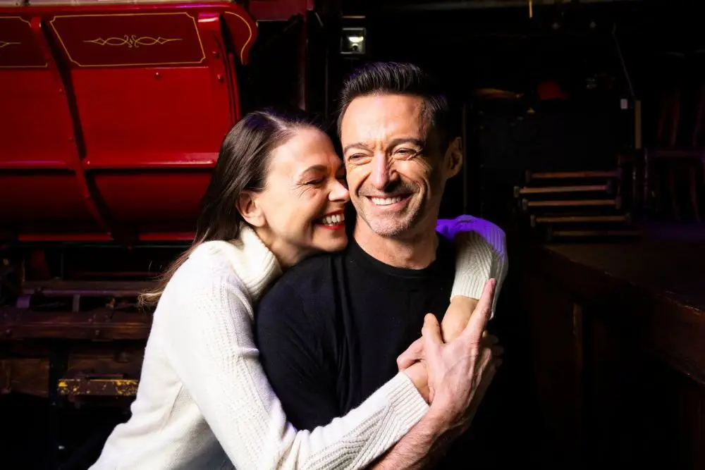 Hugh Jackman dan Sutton Foster Dirumorkan Selingkuh, Ini Faktanya!