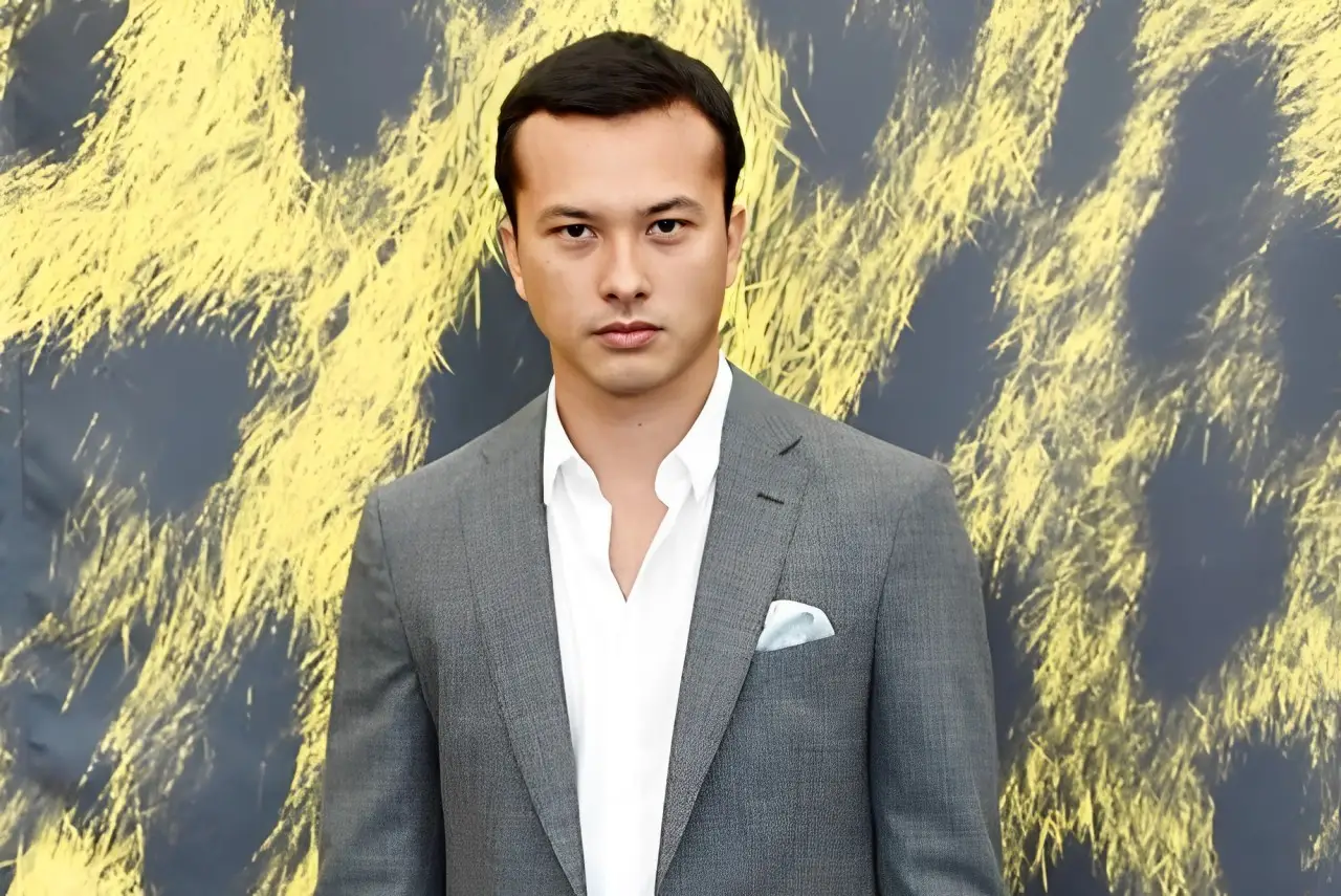 6 Fakta Keluarga Nicholas Saputra, Berdarah Campuran Jawa dan Jerman