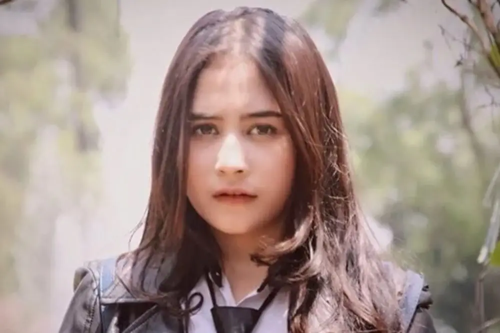 Transformasi Prilly Latuconsina, Pangling Tampil Lebih Langsing 