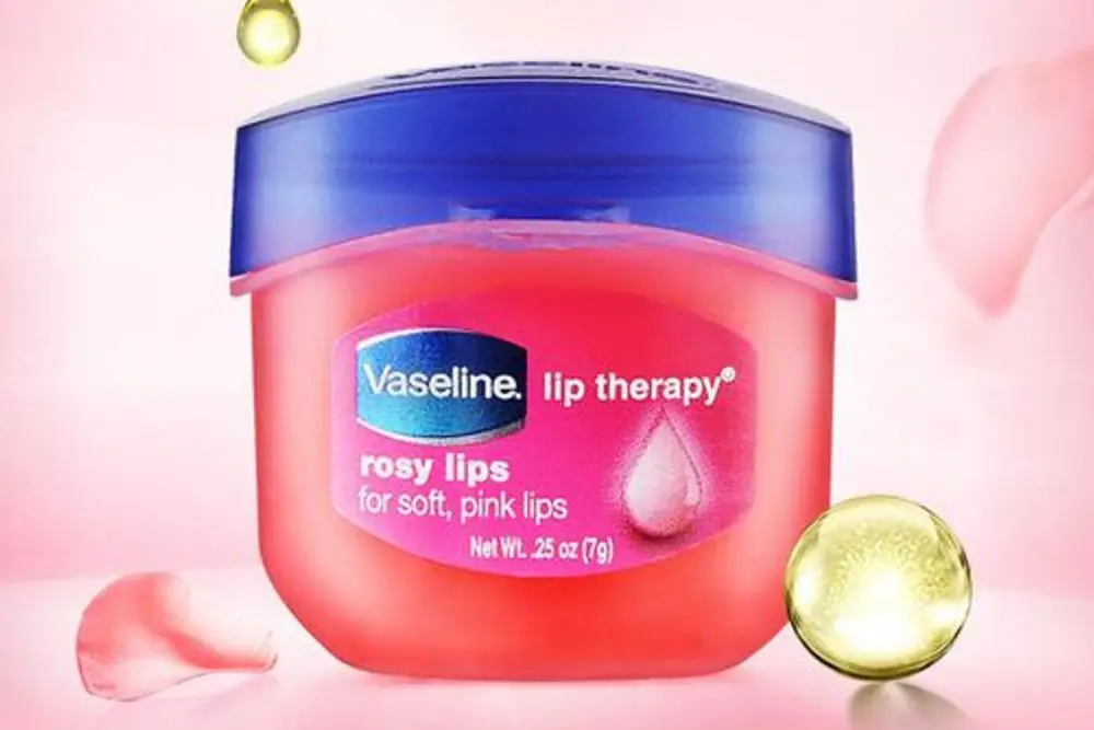 Manfaat Vaseline Lip Therapy Rosy Lips, Buat Bibir Pink Alami 