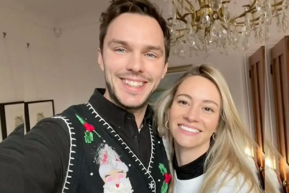 Kisah Cinta Nicholas Hoult dan Bryana Holly, Dikabarkan Sudah Menikah!