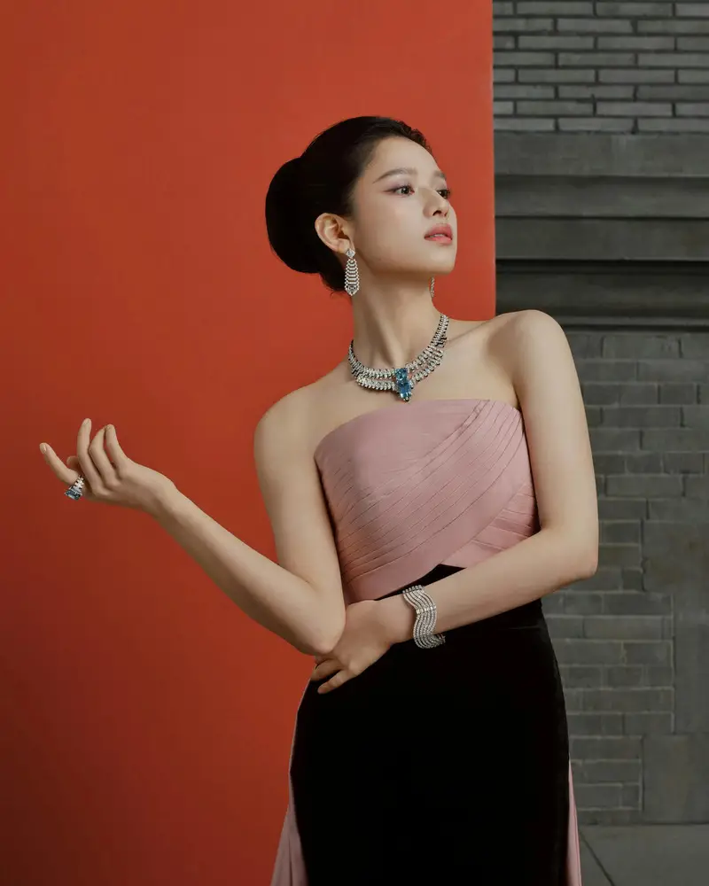 Gaya Mewah Seleb Asia di  Cartier Nature Sauvage High Jewelry