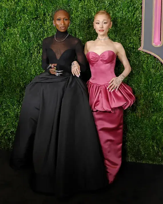 Deretan Gaya Ariana Grande dan Cynthia Erivo di Tour Premiere 'Wicked'