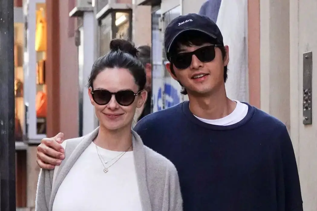 Selamat! Song Joong Ki dan Katy Louise Sambut Kelahiran Anak Kedua