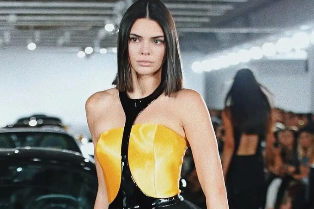 Long Bob Sampai Blonde Hair, Gaya Rambut Kendall Jenner yang Ikonik 