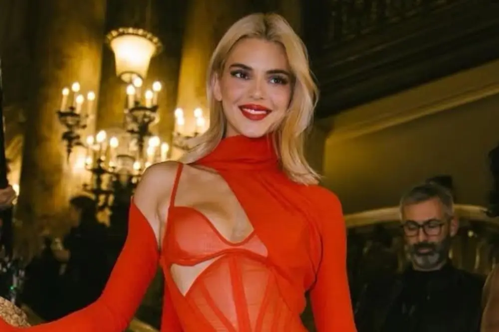 Long Bob Sampai Blonde Hair, Gaya Rambut Kendall Jenner yang Ikonik 